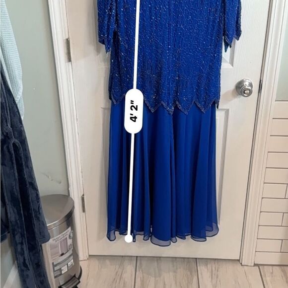 BRILLIANTE by J.A. Vintage Short sleeve cobalt blue formal gown with beading- 1X - Picture 14 of 15